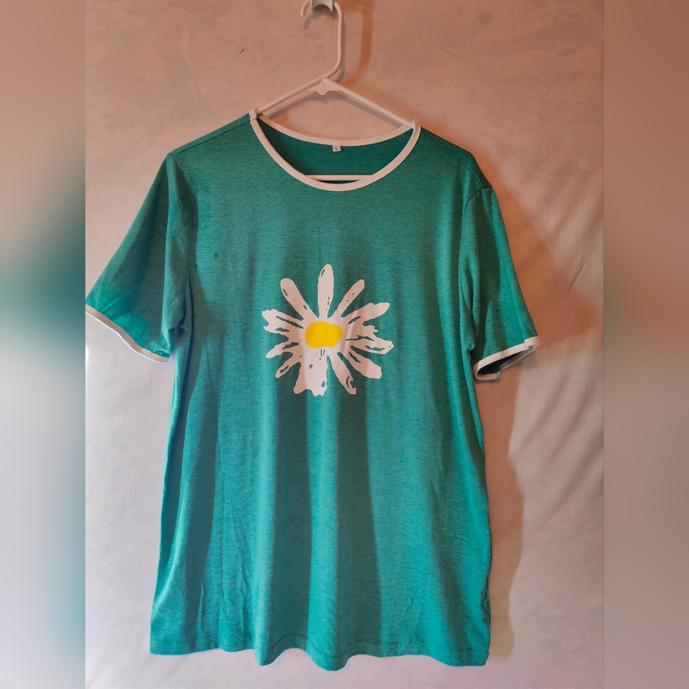 Green T-Shirt with Daisy Print